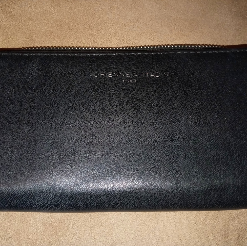 Adrienne Vittadini wallet